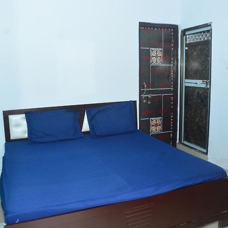 Hotel Chandrasha Villa Ayodhya Dham Ram Mandir 600 Meter Экстерьер фото
